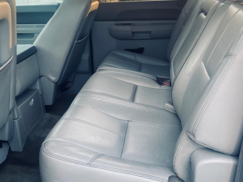GMC Sierra 1500 Vehicle Full-screen Gallery Image 16
