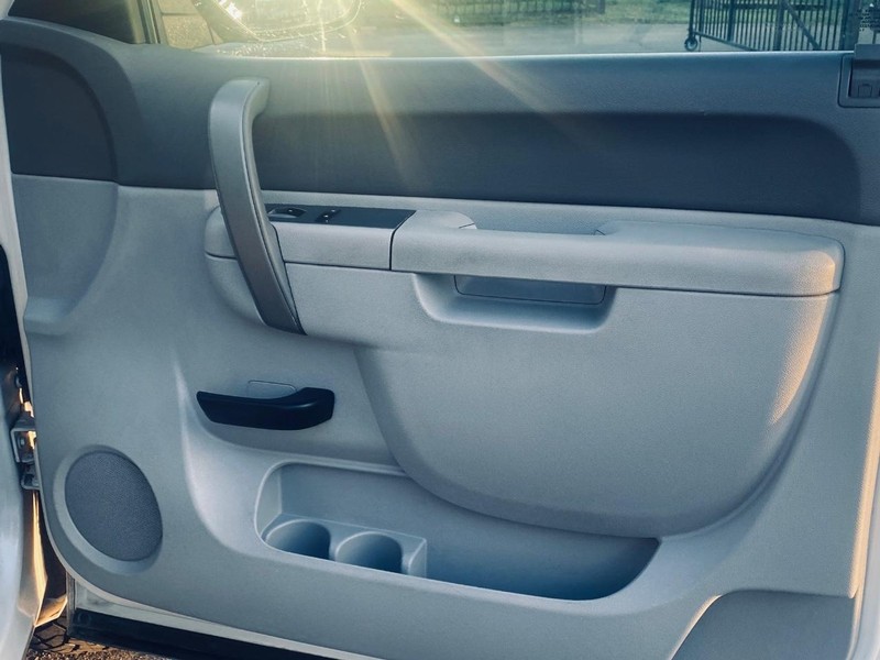 GMC Sierra 1500 Vehicle Full-screen Gallery Image 21
