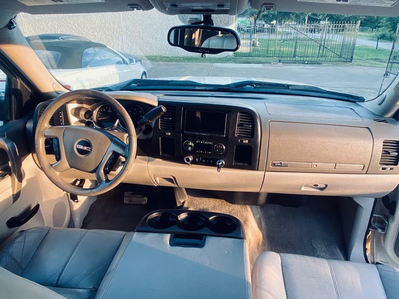 GMC Sierra 1500 Vehicle Full-screen Gallery Image 23