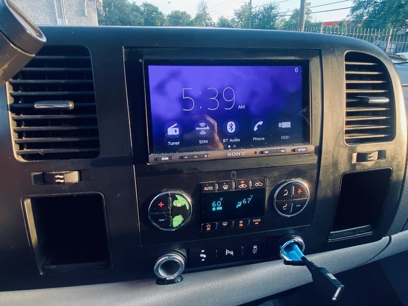 GMC Sierra 1500 Vehicle Full-screen Gallery Image 25