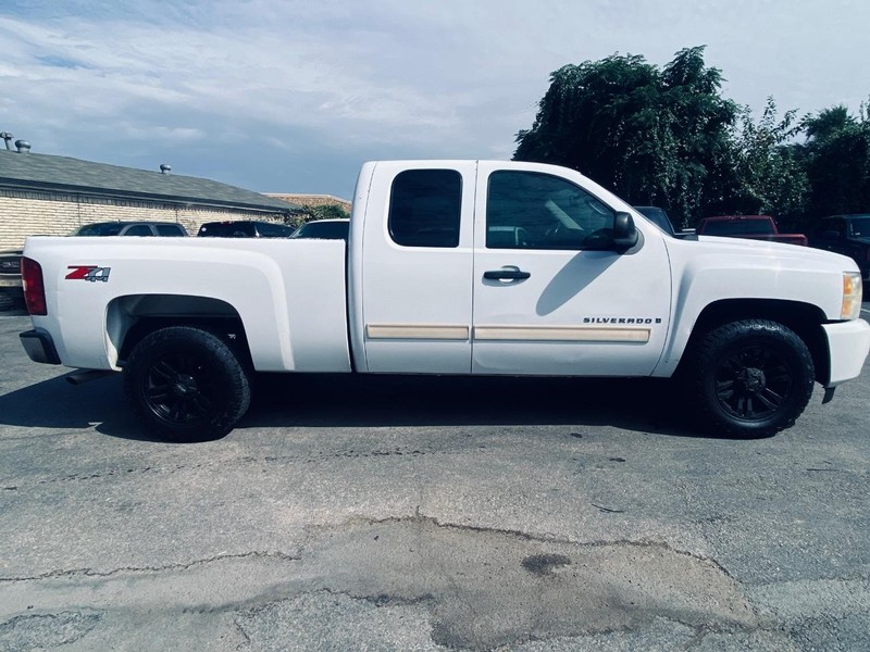 Chevrolet Silverado 1500 Vehicle Full-screen Gallery Image 07
