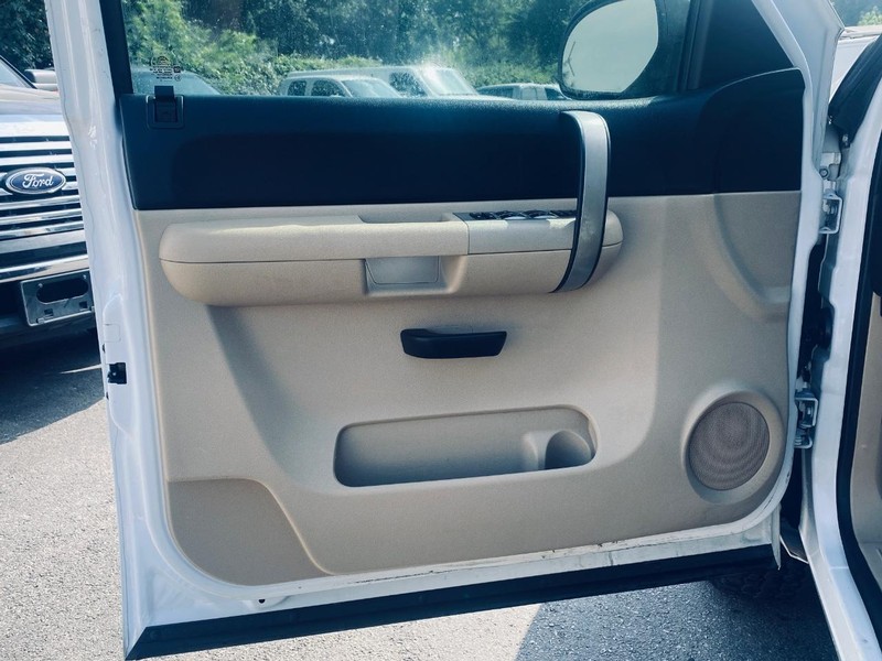 Chevrolet Silverado 1500 Vehicle Full-screen Gallery Image 11