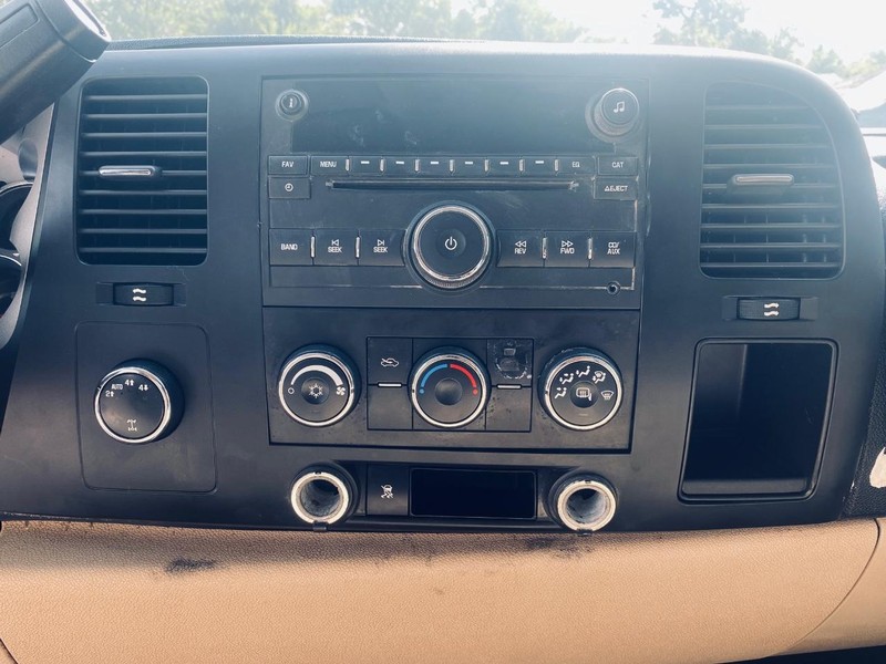 Chevrolet Silverado 1500 Vehicle Full-screen Gallery Image 14