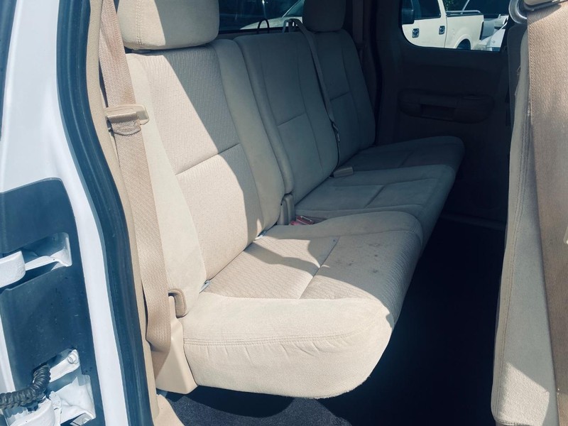 Chevrolet Silverado 1500 Vehicle Full-screen Gallery Image 22