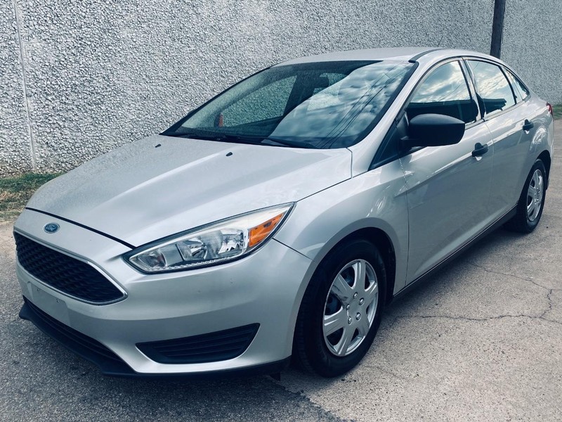 Ford Focus Vehicle Full-screen Gallery Image 11