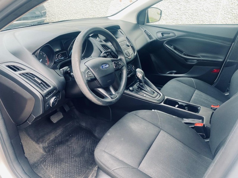 Undefined Vehicle Full-screen Gallery Image 14