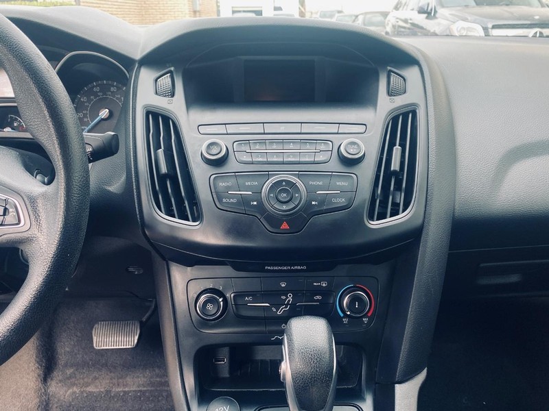 Undefined Vehicle Full-screen Gallery Image 19