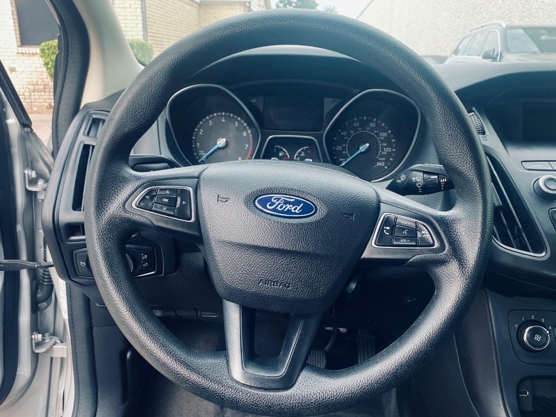 Undefined Vehicle Full-screen Gallery Image 21