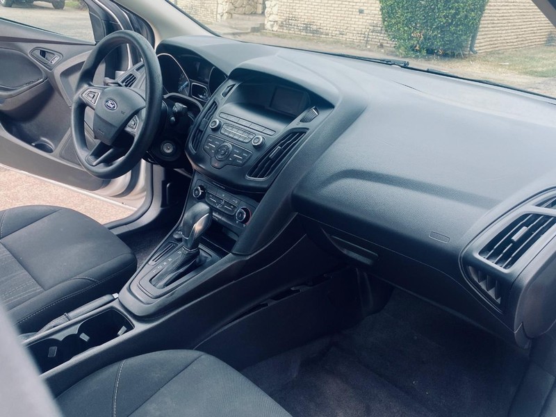 Undefined Vehicle Full-screen Gallery Image 23