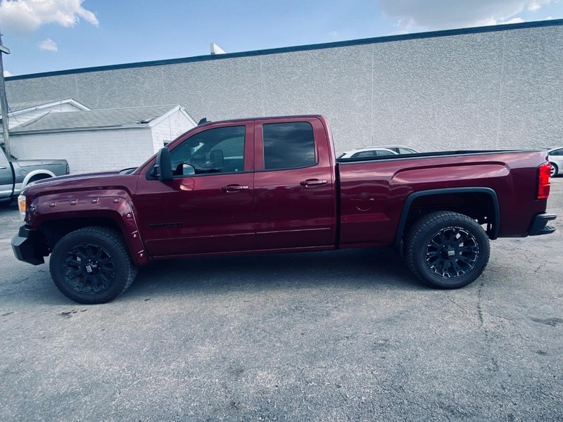 GMC Sierra 1500 Vehicle Full-screen Gallery Image 02