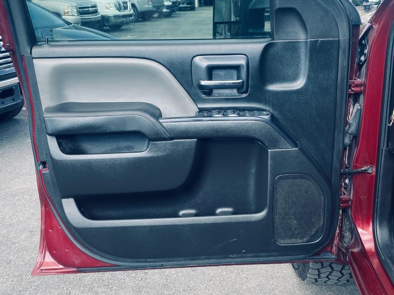 GMC Sierra 1500 Vehicle Full-screen Gallery Image 11