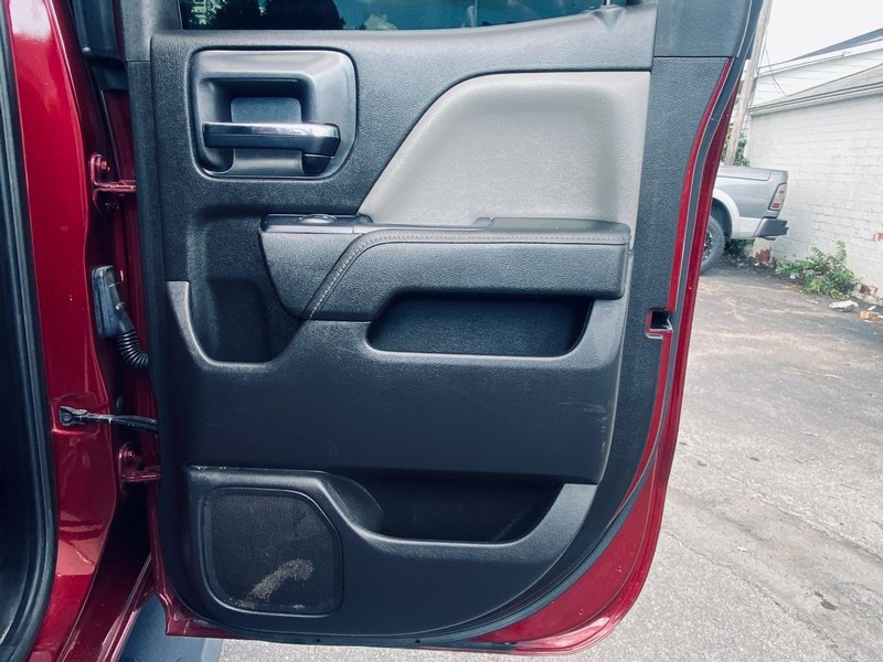 GMC Sierra 1500 Vehicle Full-screen Gallery Image 18
