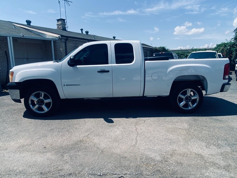 GMC Sierra 1500 Vehicle Full-screen Gallery Image 02