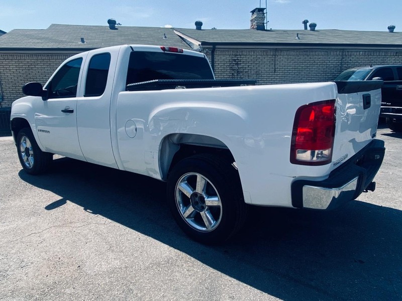GMC Sierra 1500 Vehicle Full-screen Gallery Image 03
