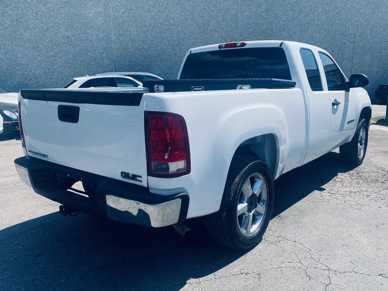 GMC Sierra 1500 Vehicle Full-screen Gallery Image 06