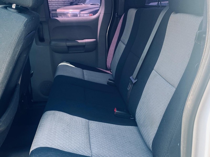 GMC Sierra 1500 Vehicle Full-screen Gallery Image 14