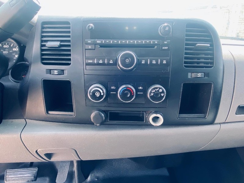 GMC Sierra 1500 Vehicle Full-screen Gallery Image 16