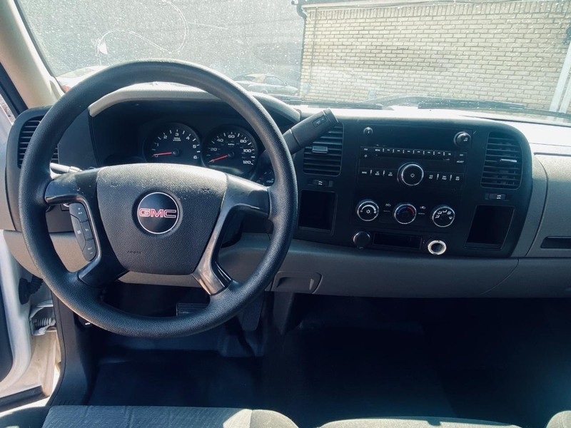 GMC Sierra 1500 Vehicle Full-screen Gallery Image 17