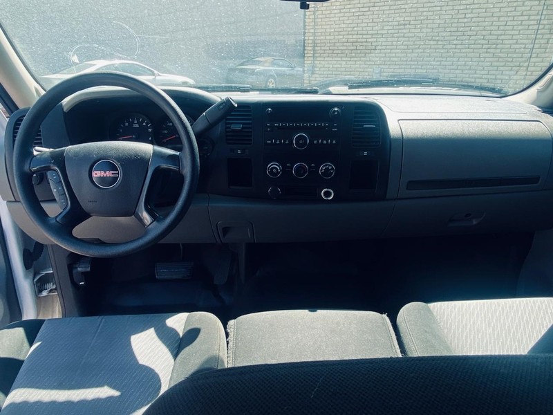 GMC Sierra 1500 Vehicle Full-screen Gallery Image 19