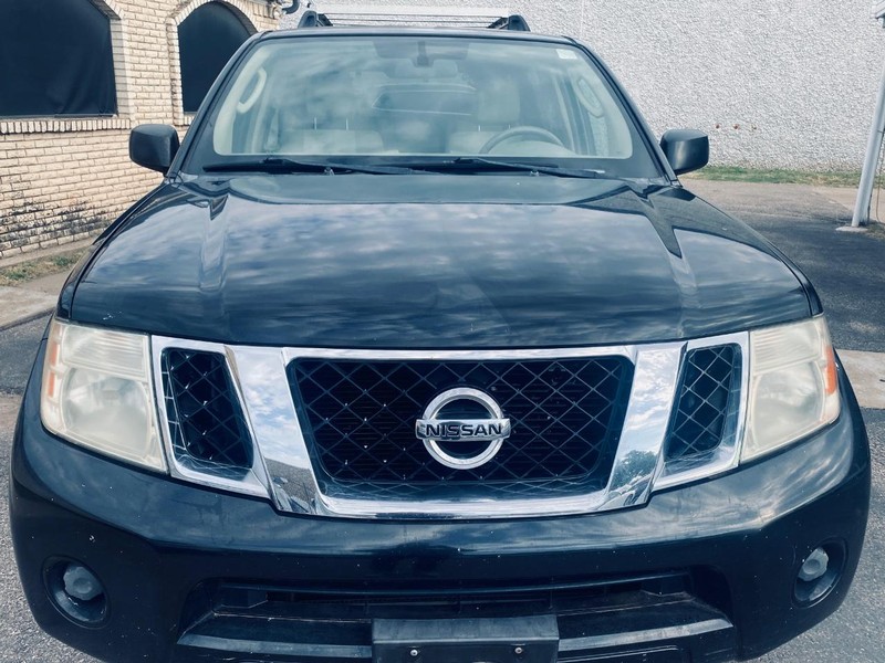 Nissan Pathfinder Vehicle Full-screen Gallery Image 09