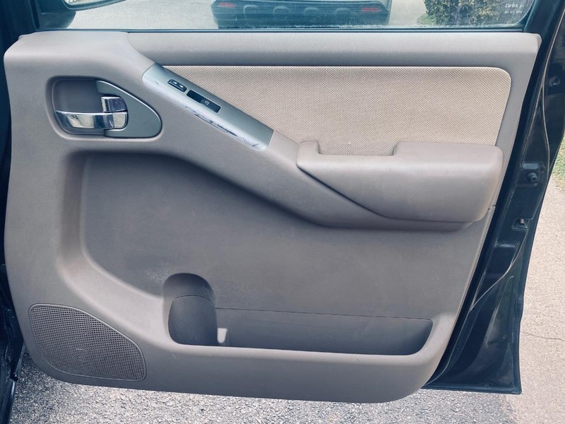 Nissan Pathfinder Vehicle Full-screen Gallery Image 21