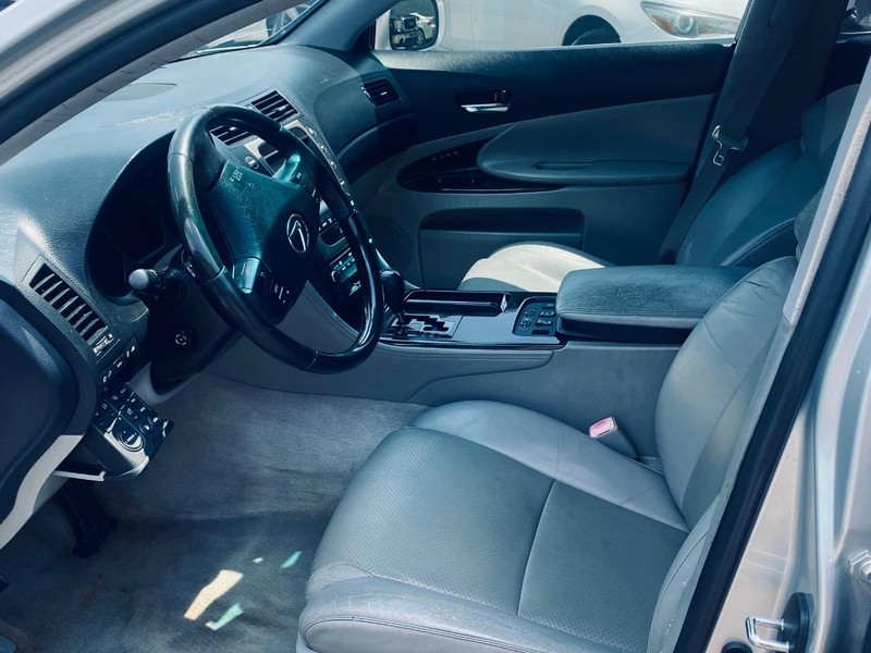 Lexus GS 430 Vehicle Full-screen Gallery Image 12