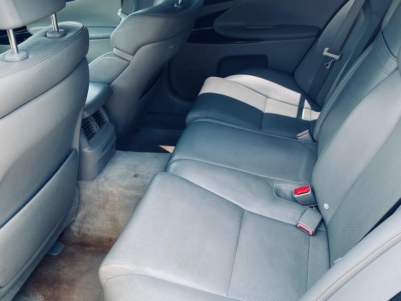 Lexus GS 430 Vehicle Full-screen Gallery Image 14