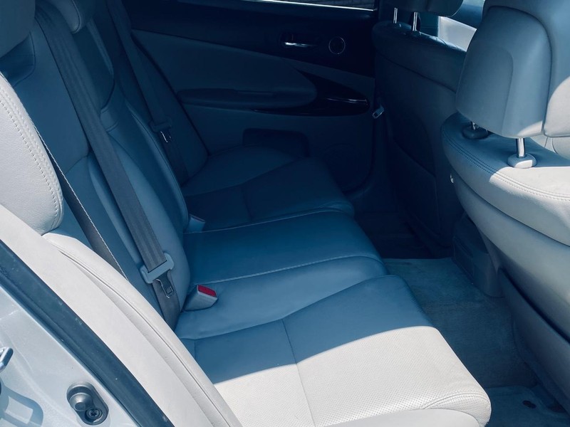 Lexus GS 430 Vehicle Full-screen Gallery Image 17