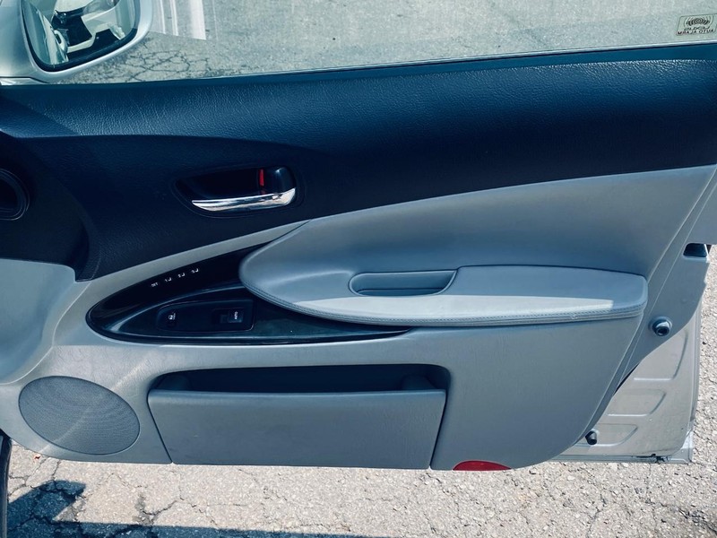Lexus GS 430 Vehicle Full-screen Gallery Image 18