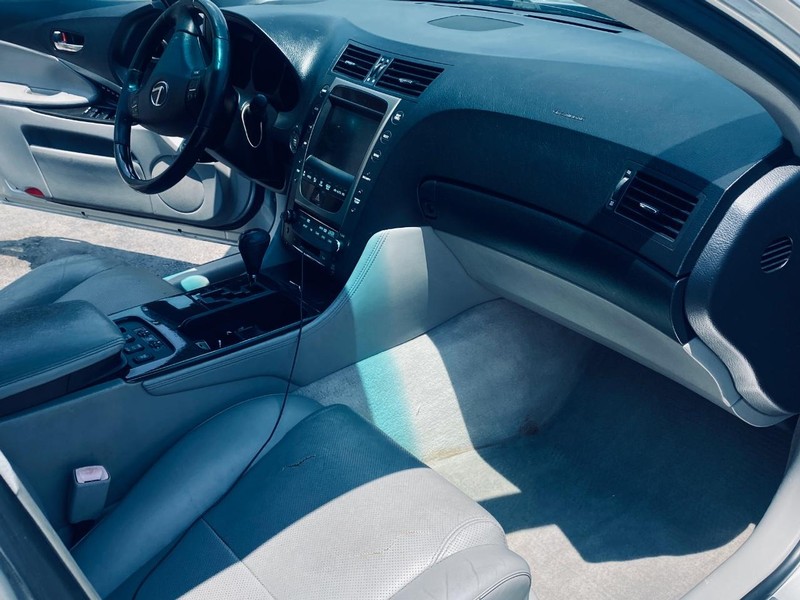 Lexus GS 430 Vehicle Full-screen Gallery Image 19