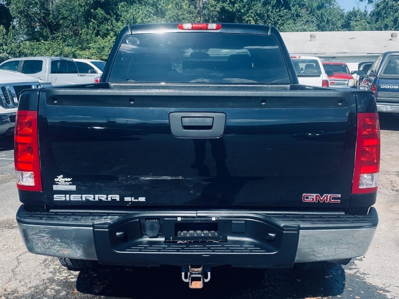 GMC Sierra 1500 Vehicle Full-screen Gallery Image 03