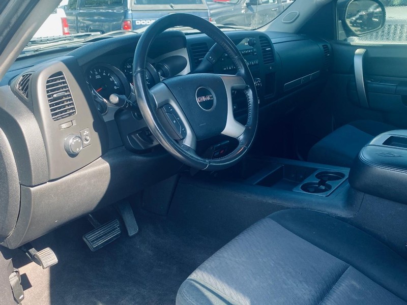 GMC Sierra 1500 Vehicle Full-screen Gallery Image 11