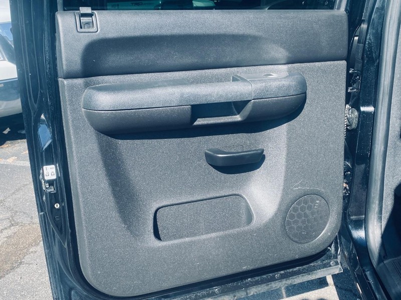GMC Sierra 1500 Vehicle Full-screen Gallery Image 12