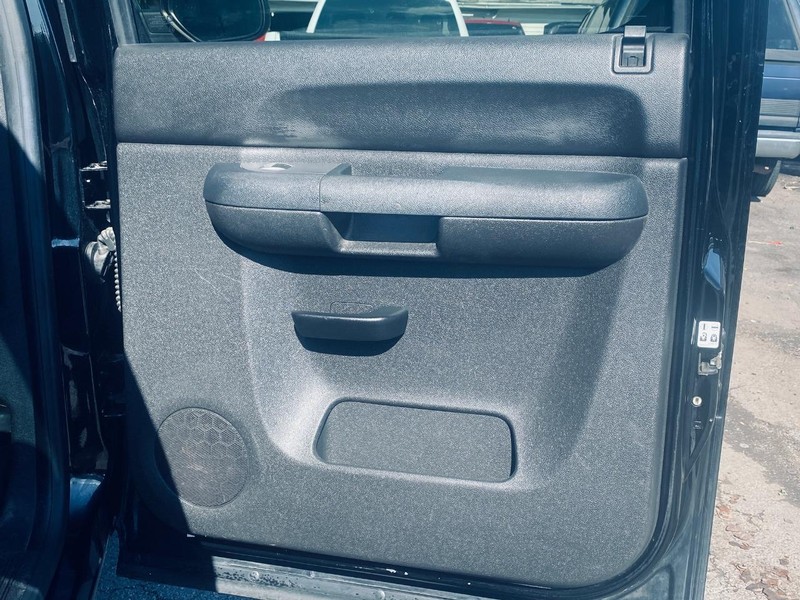 GMC Sierra 1500 Vehicle Full-screen Gallery Image 18