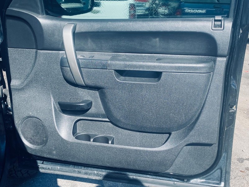 GMC Sierra 1500 Vehicle Full-screen Gallery Image 19