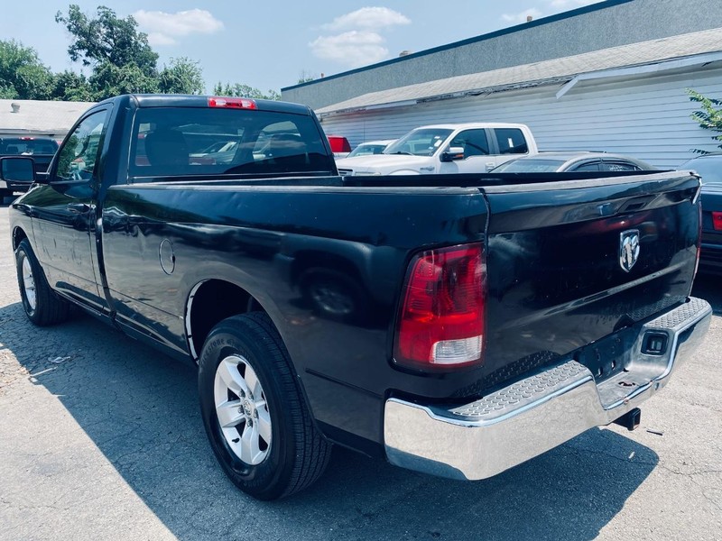 Ram 1500 Vehicle Full-screen Gallery Image 03