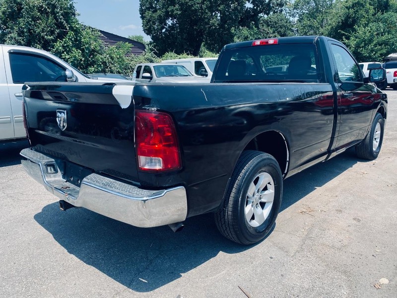 Ram 1500 Vehicle Full-screen Gallery Image 06
