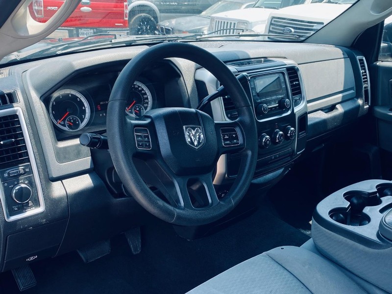 Ram 1500 Vehicle Full-screen Gallery Image 11