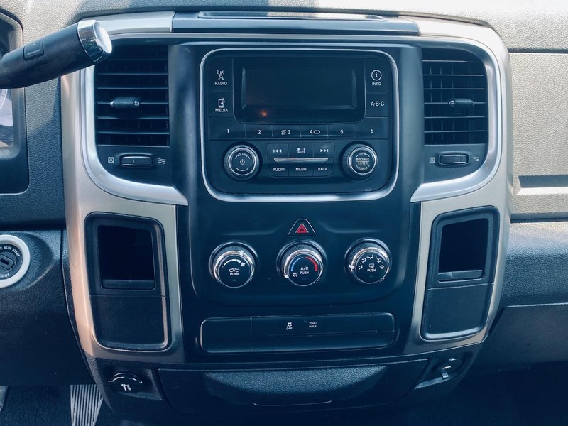 Ram 1500 Vehicle Full-screen Gallery Image 12