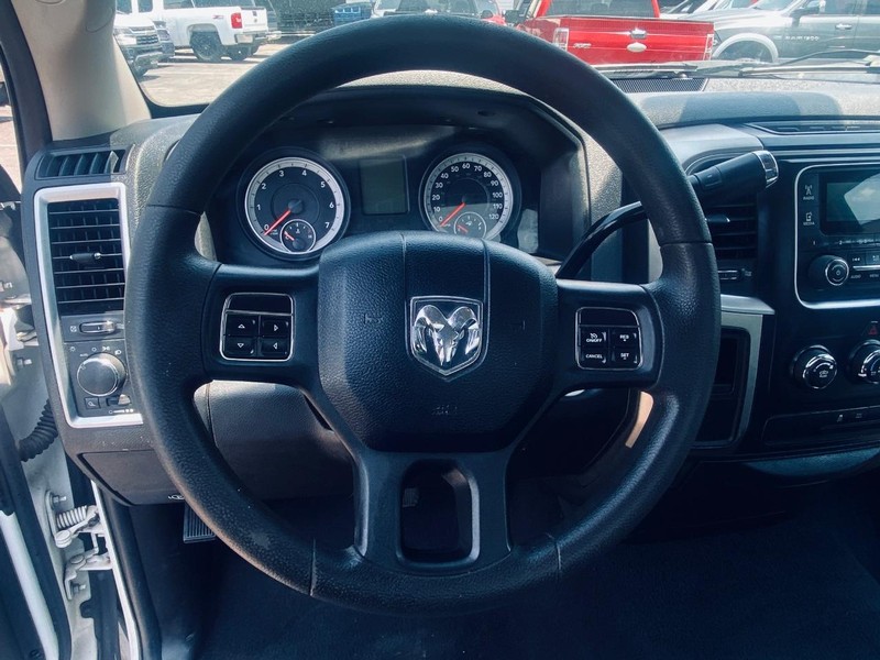 Ram 1500 Vehicle Full-screen Gallery Image 13
