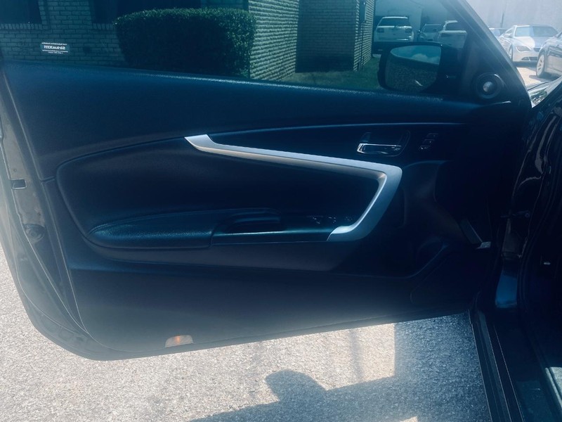Honda Accord Coupe Vehicle Full-screen Gallery Image 11