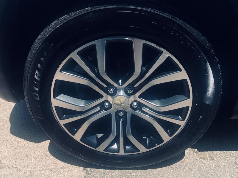 Mitsubishi Outlander Sport Vehicle Full-screen Gallery Image 23
