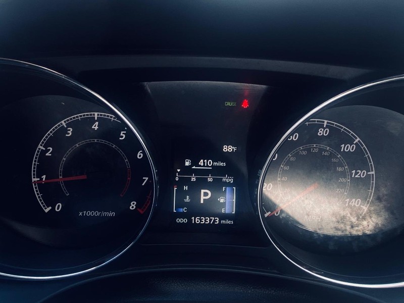 Mitsubishi Outlander Sport Vehicle Full-screen Gallery Image 25