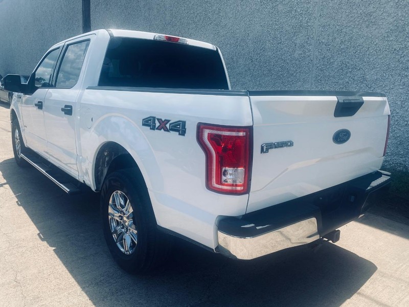 Ford F-150 Vehicle Full-screen Gallery Image 03