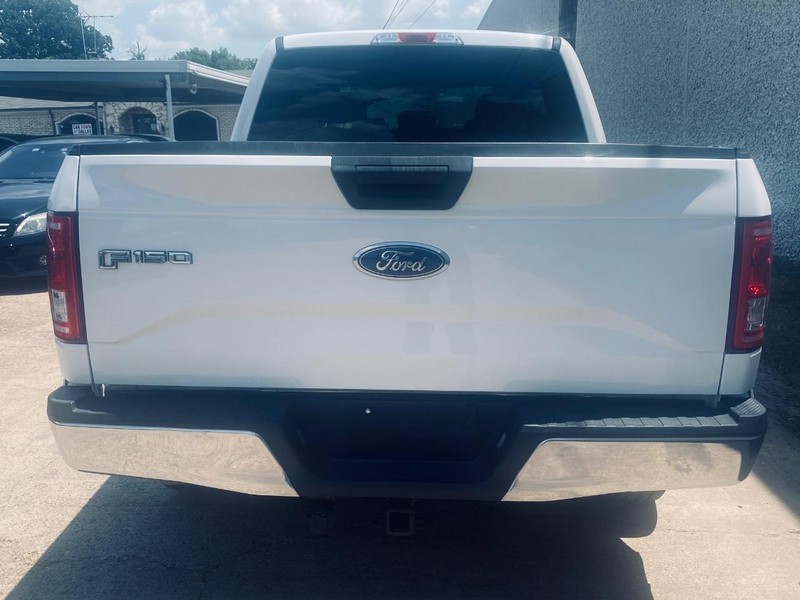 Ford F-150 Vehicle Full-screen Gallery Image 04
