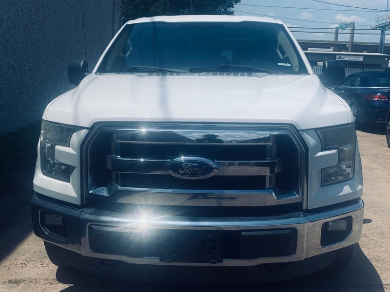 Ford F-150 Vehicle Full-screen Gallery Image 09