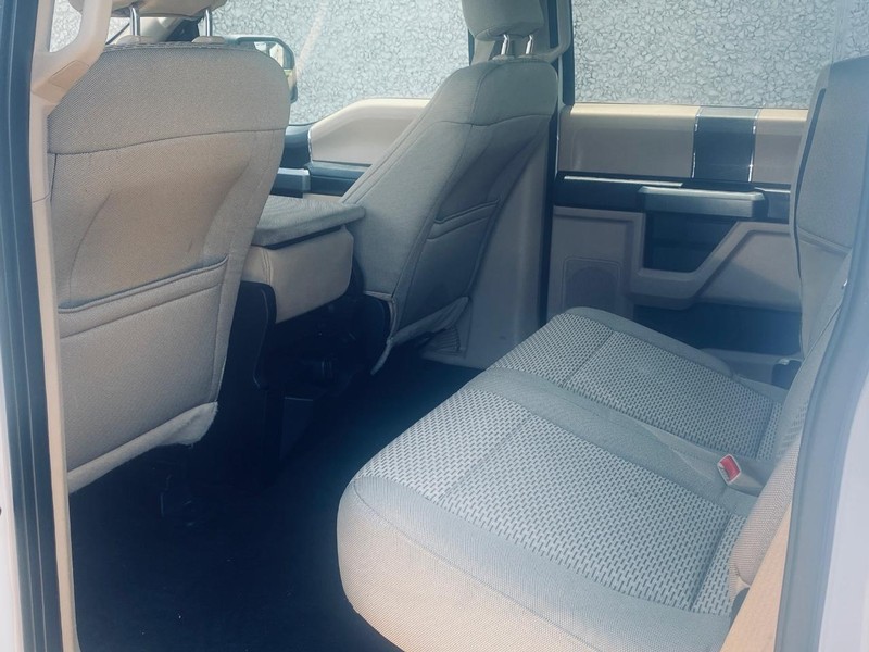 Ford F-150 Vehicle Full-screen Gallery Image 14