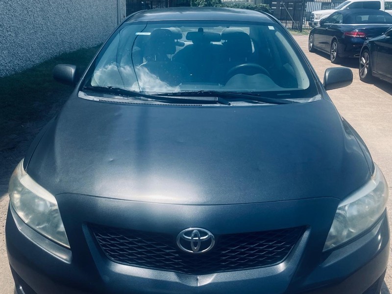 Toyota Corolla Vehicle Full-screen Gallery Image 09