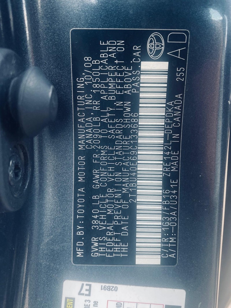 Toyota Corolla Vehicle Full-screen Gallery Image 24