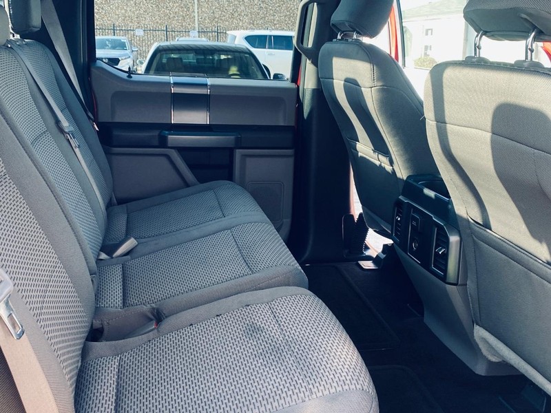 Ford F-150 Vehicle Full-screen Gallery Image 17